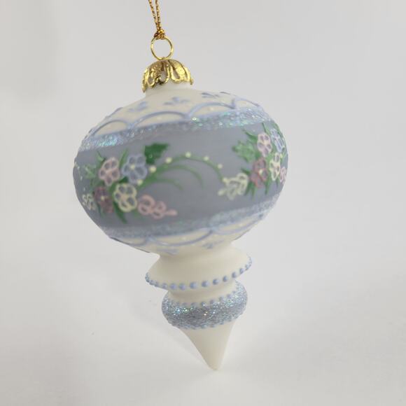 Vintage Rhyn Rivet Ivory White and Blue Porcelain Victorian Christmas Ornament - Picture 1 of 5